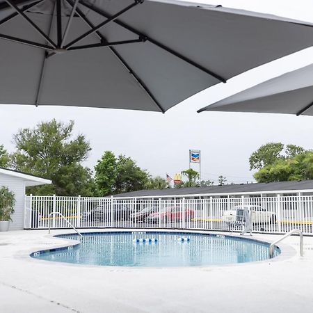 Golden Isles Inn & Suites Brunswick Eksteriør bilde