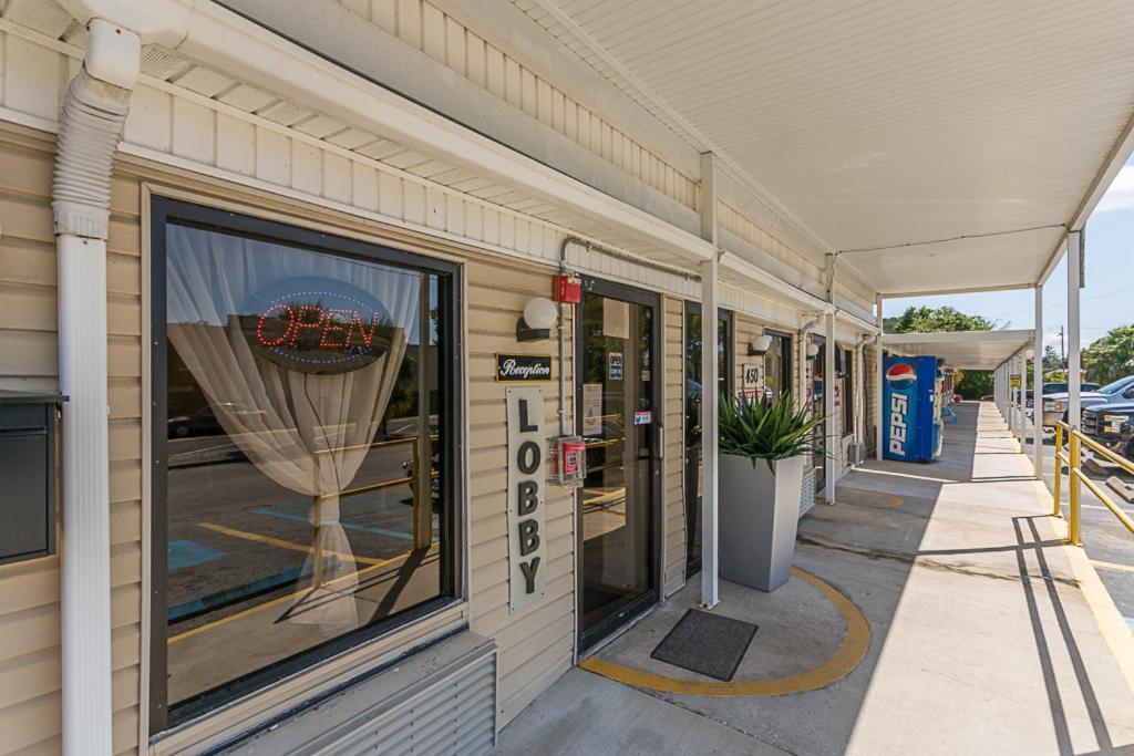 Golden Isles Inn & Suites Brunswick Eksteriør bilde